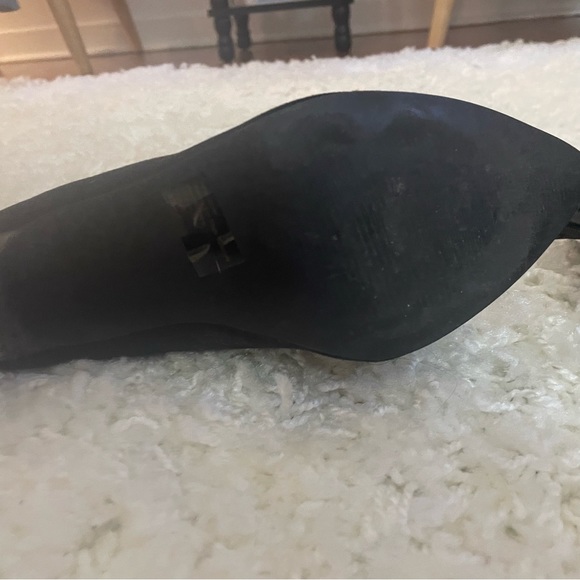 Black suede booties by Carlos Santana - Picture 6 of 8